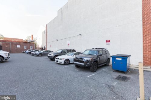 242 8th St, Philadelphia PA  19107-5727 exterior
