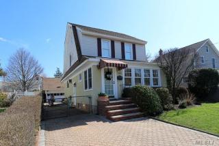 300 Horton Hwy, Garden City, NY 11501-1416