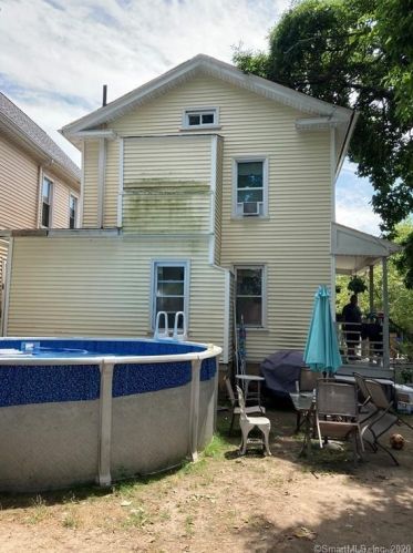 58 Hanover St, Bridgeport, CT 06604-3704