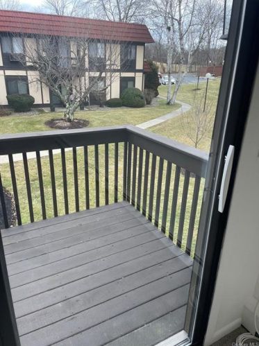 9 Loudon Dr, Fishkill NY  12524-1820 exterior