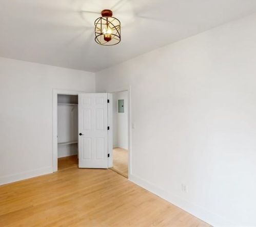 150 St, Union City NJ  07087-6038 exterior