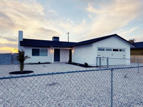 16110 Green Hill Dr, Victorville, CA 92394-1407
