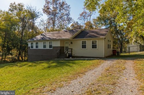 142 Foothill Ln, Harpers Ferry, WV 25425-4776