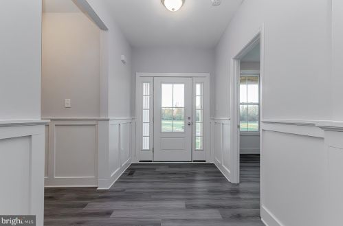 4 Lewisville Rd, Summit Point, WV 25446