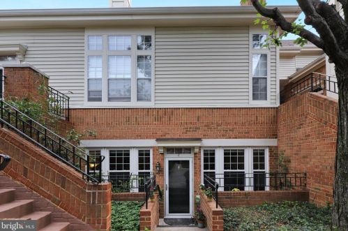 7025 Haycock Rd, Falls Church, VA 22043-2313