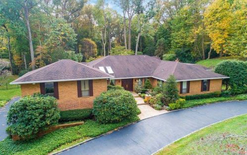 39 The Holw, Muttontown, NY 11732-1518
