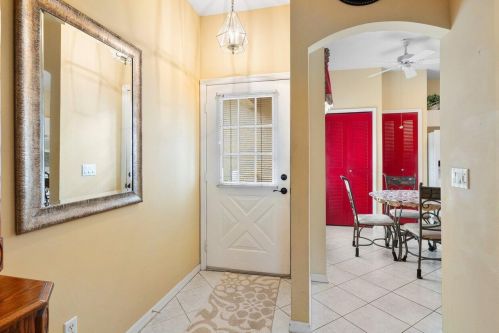 521 San Remo Cir, Fort Pierce, FL 34986-1720