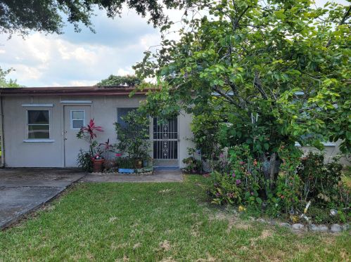 1301 Hartman Rd, Fort Pierce, FL 34947-4416