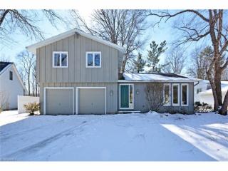 120 Woodcrest Ct, Elyria, OH 44035-1635