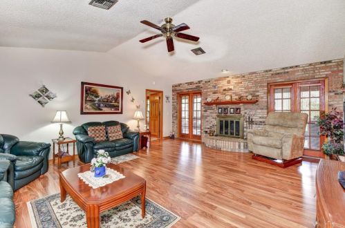 1091 Mcgregor Rd, Deland, FL 32720-4402