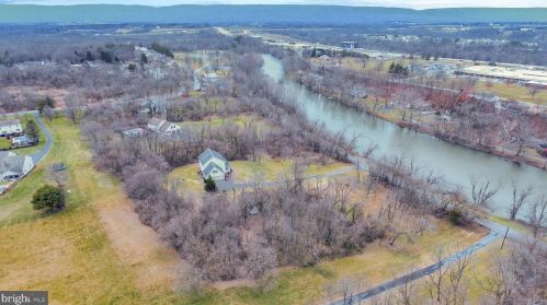 63 Willow Mill Park Rd, Navy Sup Dpt PA  17050-1757 exterior