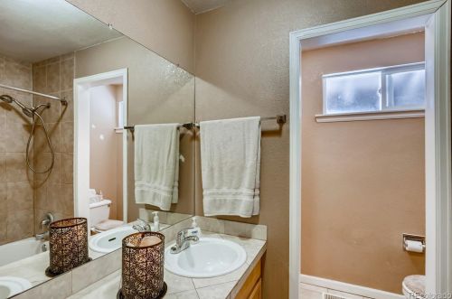 3826 Fraser St, Denver CO 80014-4022 exterior