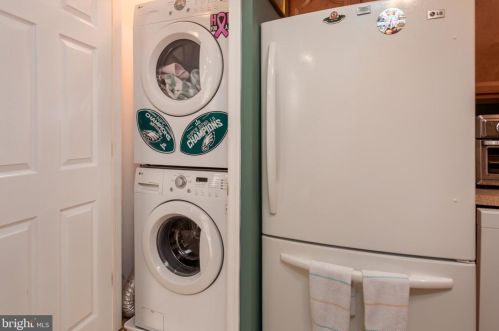 403 Stratford Ct, Lansdale PA  19446-6374 exterior