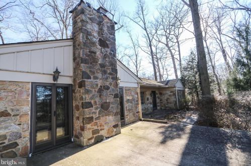 402 Snuff Mill Rd, Wilmington, DE 19807-1028