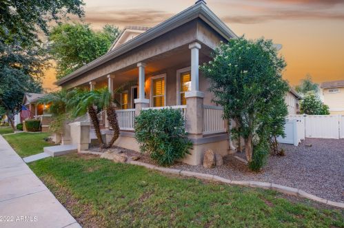 3102 Agritopia Loop, Gilbert, AZ 85296-7821
