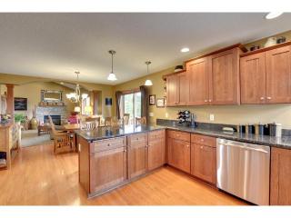 5265 Fenson Ct, Lino Lakes, MN 55038-8006