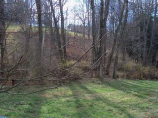 3 Country Club Rd, Ashland, PA 17921-9044
