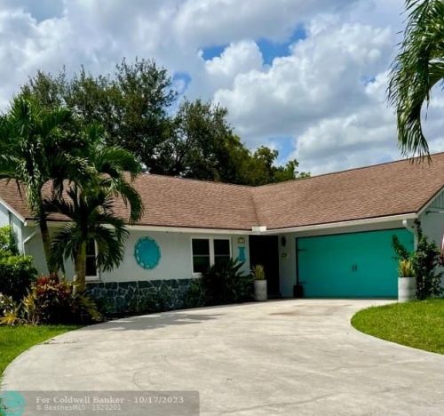 110 Barcelona Dr, West Palm Beach, FL 33411-1313