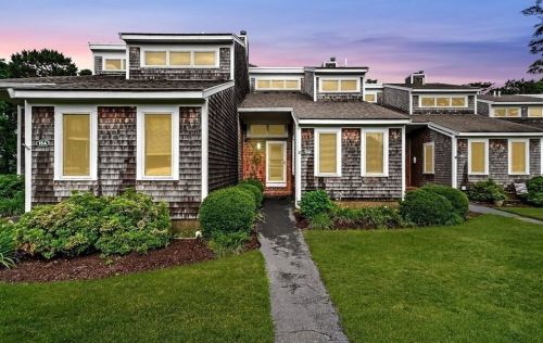 15 Riverview Ave, Mashpee MA  02649-3090 exterior