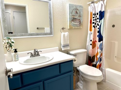 2310 Paradise Ct, Hollister CA  95023-8035 exterior