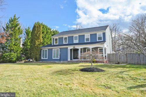 8719 Lorfax Dr, Lorton, VA 22079-3127