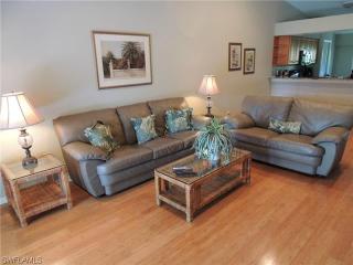 10908 Regent Cir, Naples FL  34109-7326 exterior