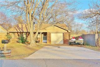 714 Jones Ln, Mustang, OK 73064-4010