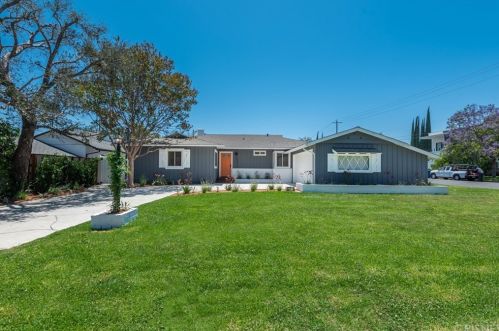 16552 Hartsook St, Van Nuys, CA 91436-1109