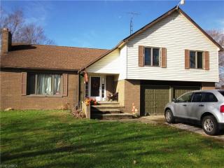 2473 Ranfield Rd, Mogadore, OH 44260-9421