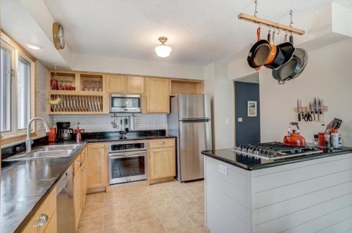 1704 Cudd Cir, Hudson, WI 54016-2034