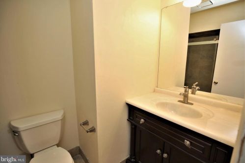 1 Allison Rd, East Windsor NJ  08520-2629 exterior