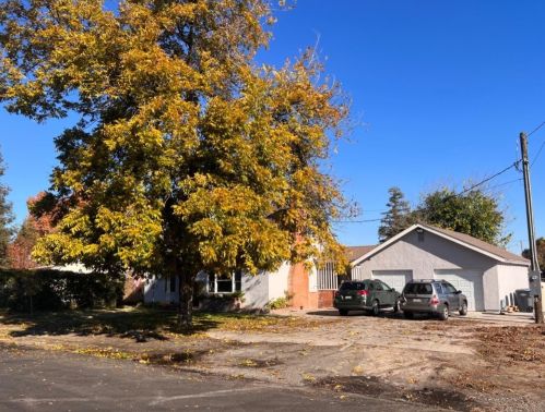 16 Soderstrom Ln, Turlock, CA 95380-5023