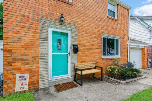 2232 Yale Dr, Pittsburgh, PA 15210-4156
