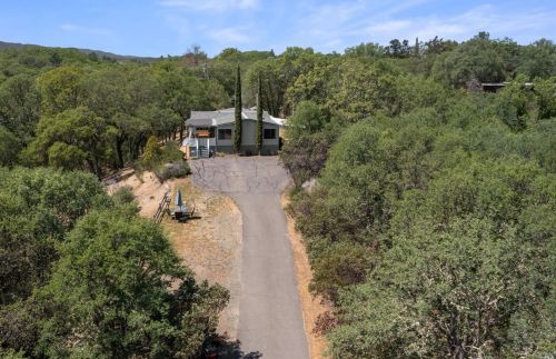675 Starr Dust Ct, Lakeport CA  95453-6976 exterior