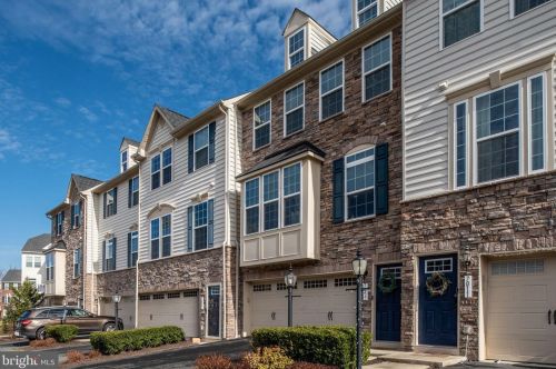 7009 Darbey Knoll Dr, Gainesville VA  20155-3634 exterior