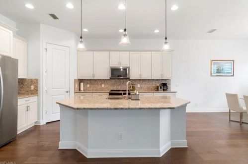 4464 Tamarind Way, Naples FL  34119-9684 exterior