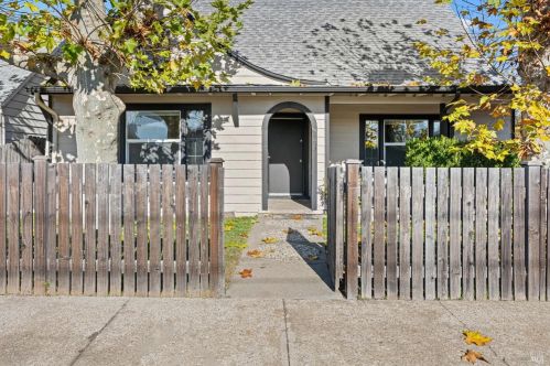 120 Thomas St, Ukiah CA  95482-5822 exterior