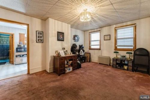 886 Broadway, Bayonne NJ  07002-3033 exterior