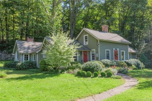 48 High St, Higganum, CT 06441-4226