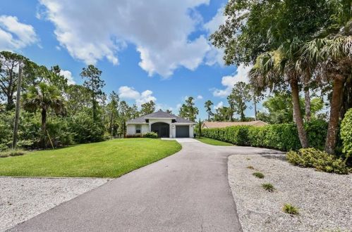 2131 22nd Ave, Naples, FL 34120-5400