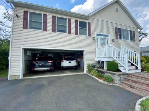 7 Mist Hill Dr, Brookfield Center, CT 06804-1611