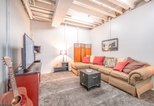 40 Brock Ln, Hackettstown NJ  07840-5677 exterior