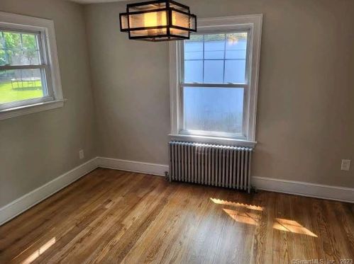 49 Norman St, Manchester CT  06040-6113 exterior