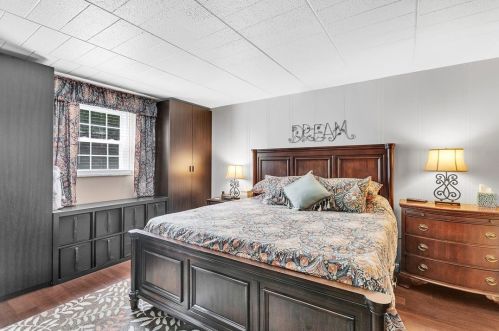 701 Camelot Dr, Pittsburgh PA  15237-4979 exterior