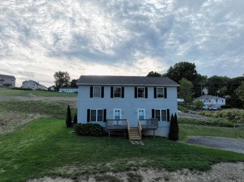 94 Grand St, Marlborough, NY 12542-6133