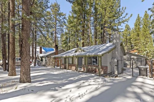 813 Sugarloaf Blvd, Big Bear City, CA 92314-9352