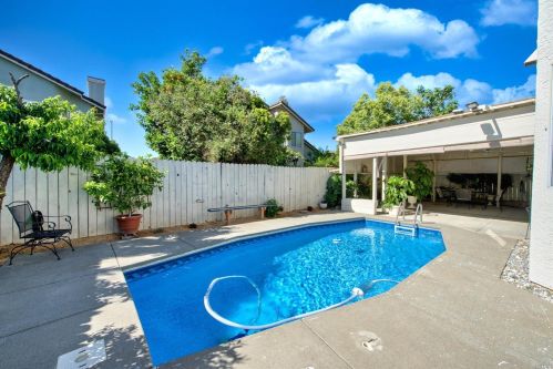 272 Sparrow St, Vacaville CA  95687-7225 exterior