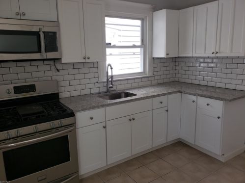 87 17th St, East Orange, NJ 07017-5214