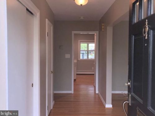 2414 Chestnut St, Falls Church VA  22043-3052 exterior