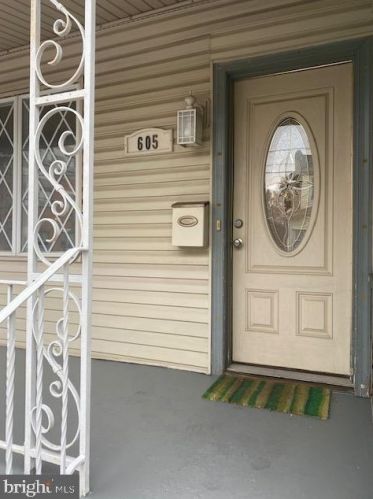 605 Powell St, Gloucester, NJ 08030-2043